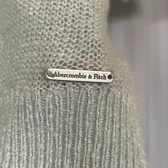 Sweaters - Picture 7 of 9